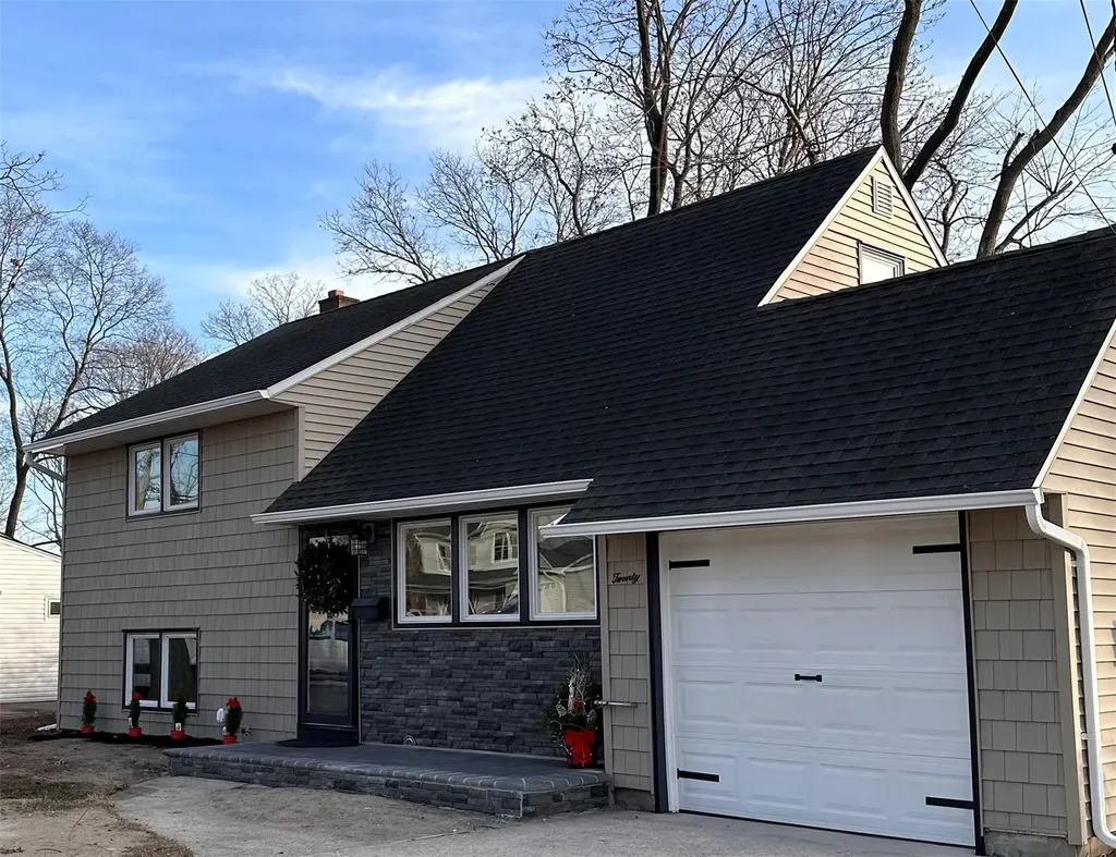 20 Irving Place Islip Terrace NY 11752