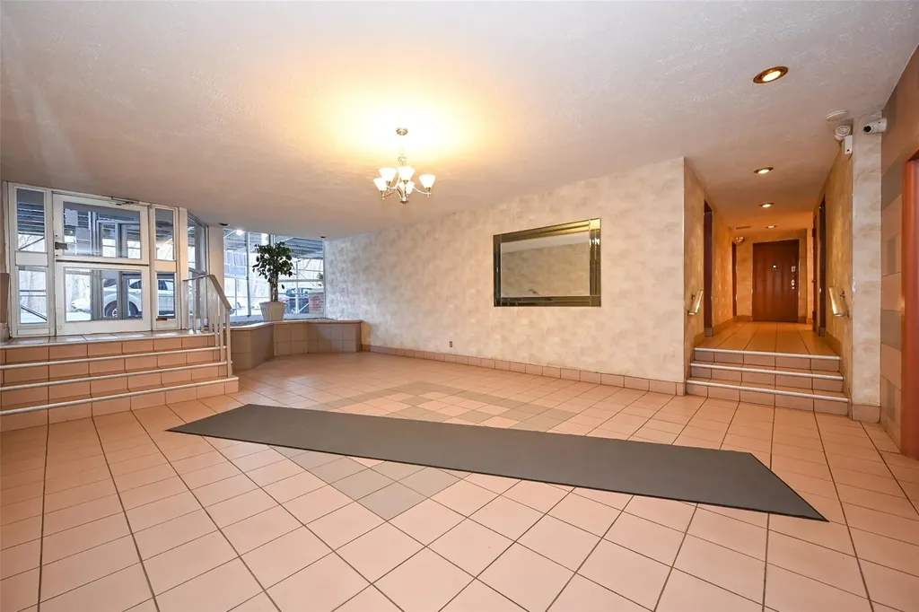 6535 Broadway Bronx NY 10471