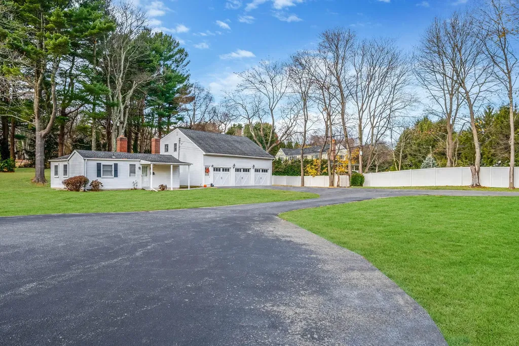 397 Split Rock Road Syosset NY 11791