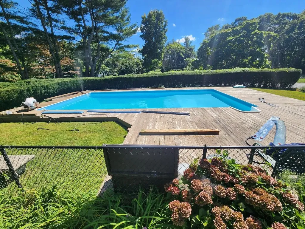 397 Split Rock Road Syosset NY 11791