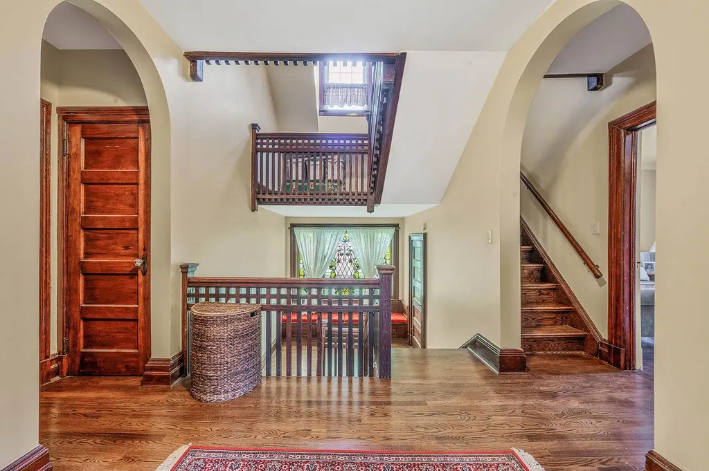 397 Split Rock Road Syosset NY 11791