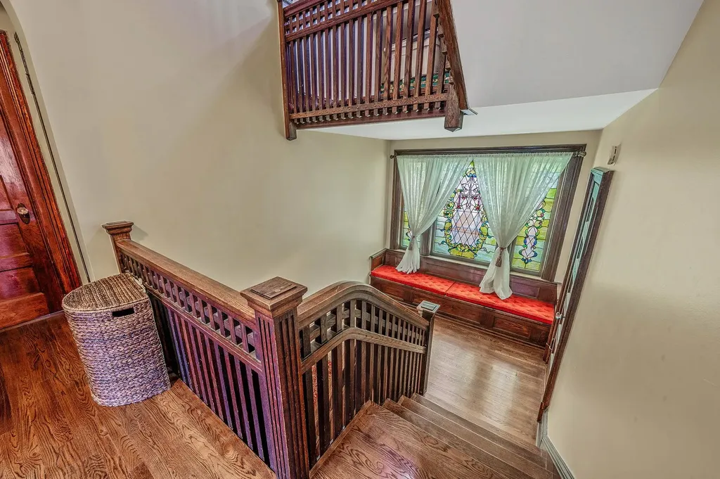 397 Split Rock Road Syosset NY 11791