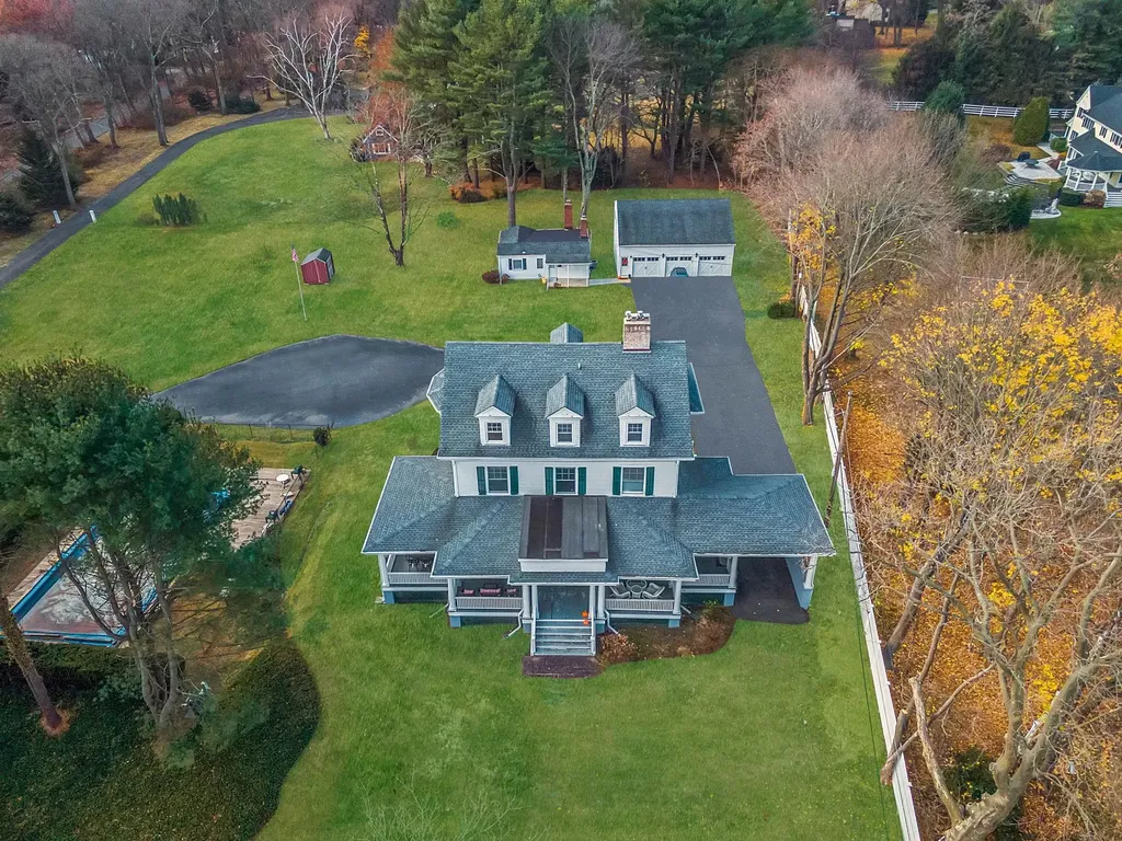 397 Split Rock Road Syosset NY 11791