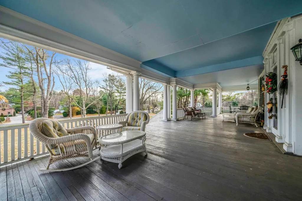 397 Split Rock Road Syosset NY 11791