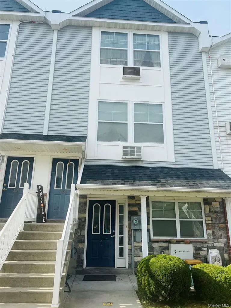 109 Dolphin Court Bronx NY 10473
