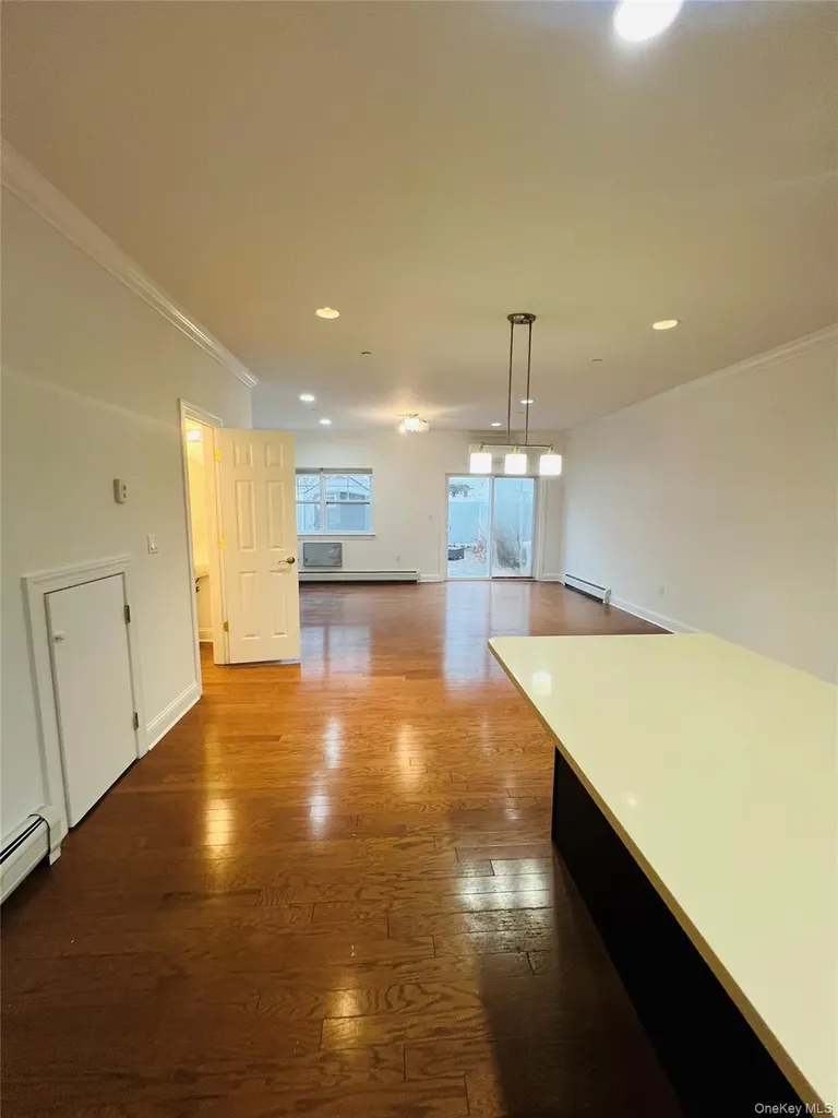 109 Dolphin Court Bronx NY 10473