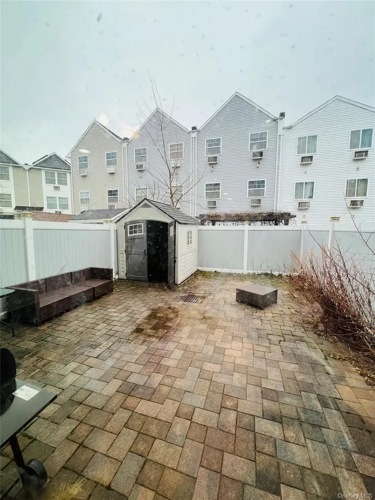 109 Dolphin Court Bronx NY 10473