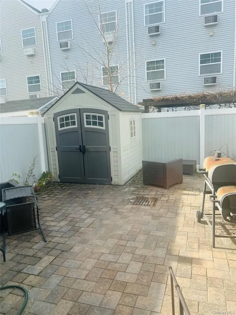 109 Dolphin Court Bronx NY 10473