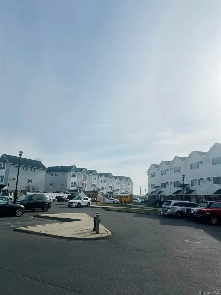 109 Dolphin Court Bronx NY 10473