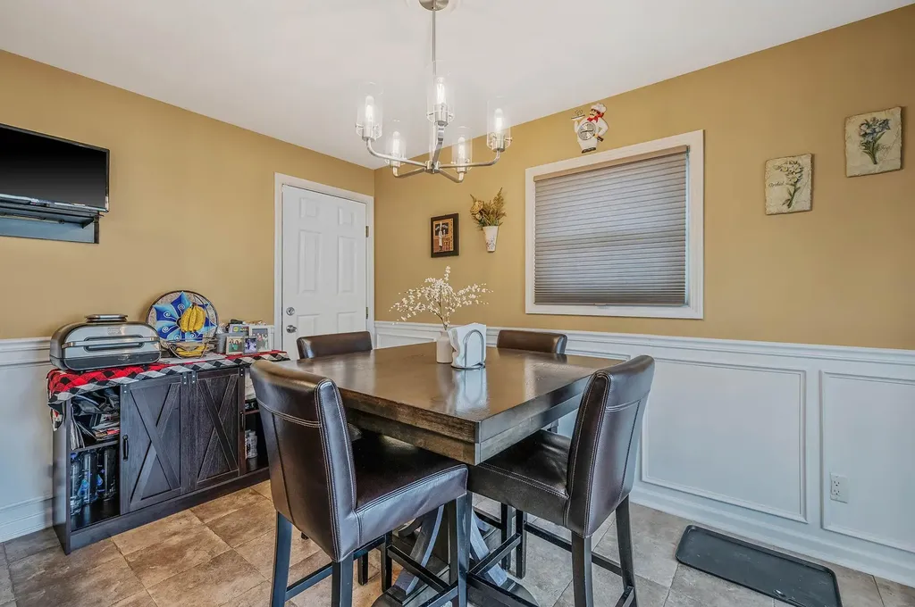 32 Blanche Street Plainview NY 11803