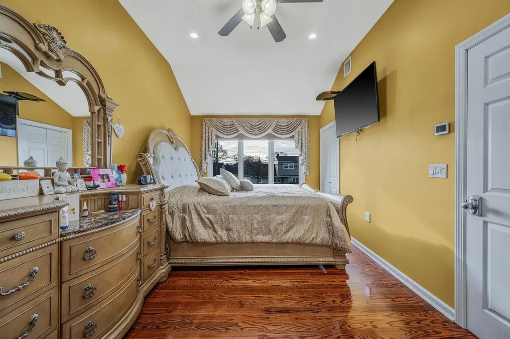 32 Blanche Street Plainview NY 11803