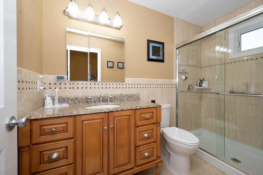 32 Blanche Street Plainview NY 11803