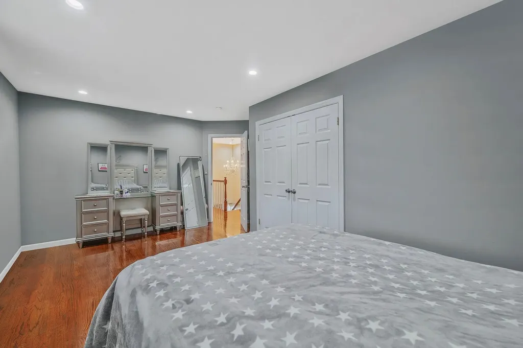 32 Blanche Street Plainview NY 11803