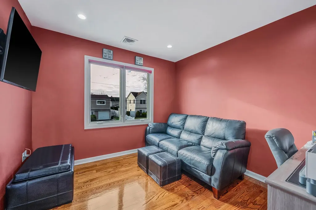 32 Blanche Street Plainview NY 11803