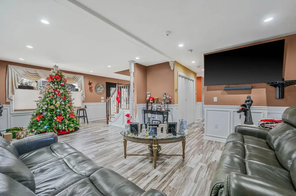 32 Blanche Street Plainview NY 11803