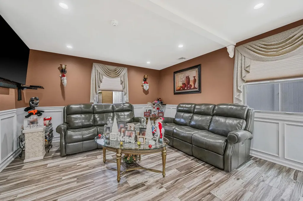 32 Blanche Street Plainview NY 11803