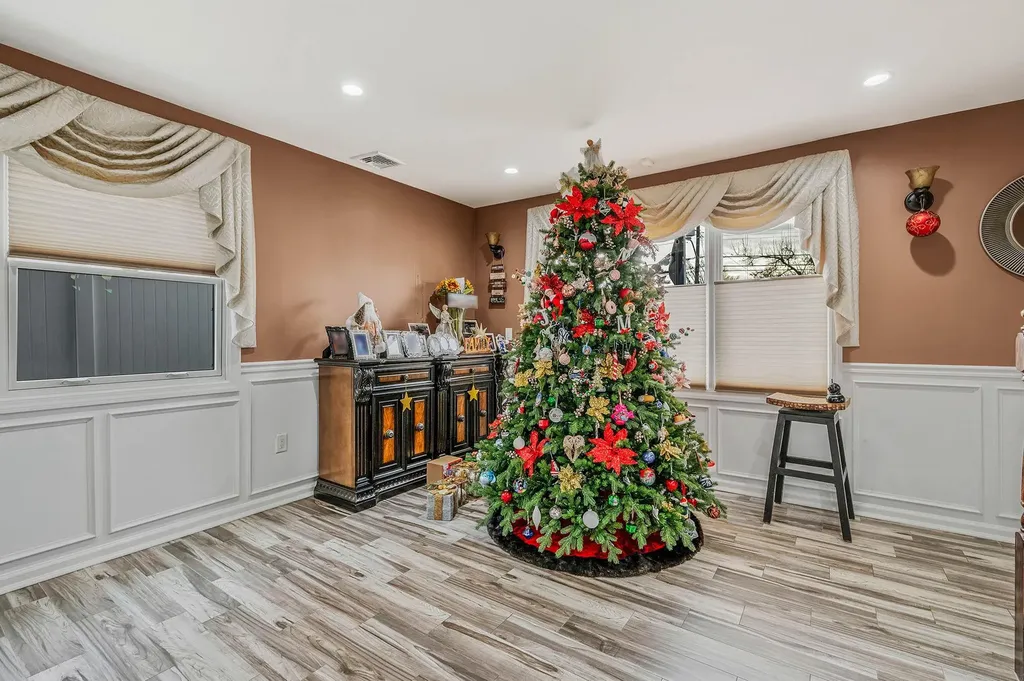 32 Blanche Street Plainview NY 11803