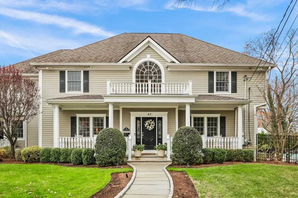 43 Pasadena Road Bronxville NY 10708