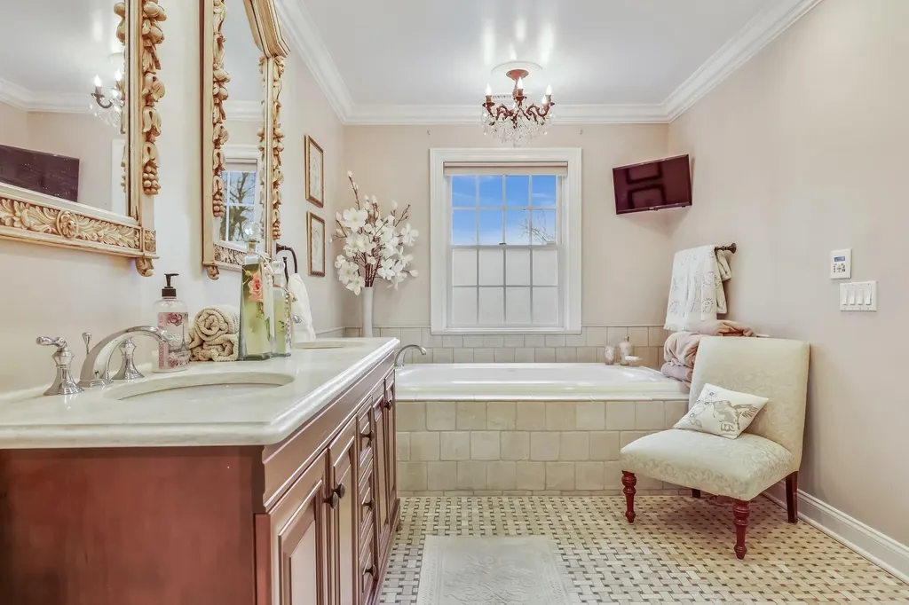 43 Pasadena Road Bronxville NY 10708