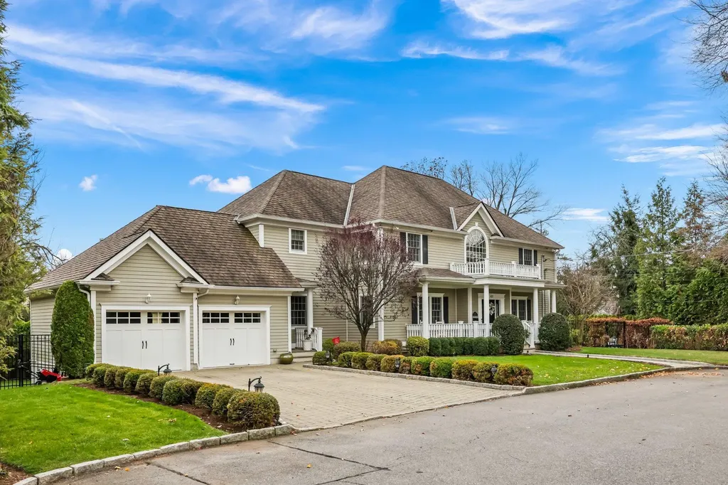 43 Pasadena Road Bronxville NY 10708