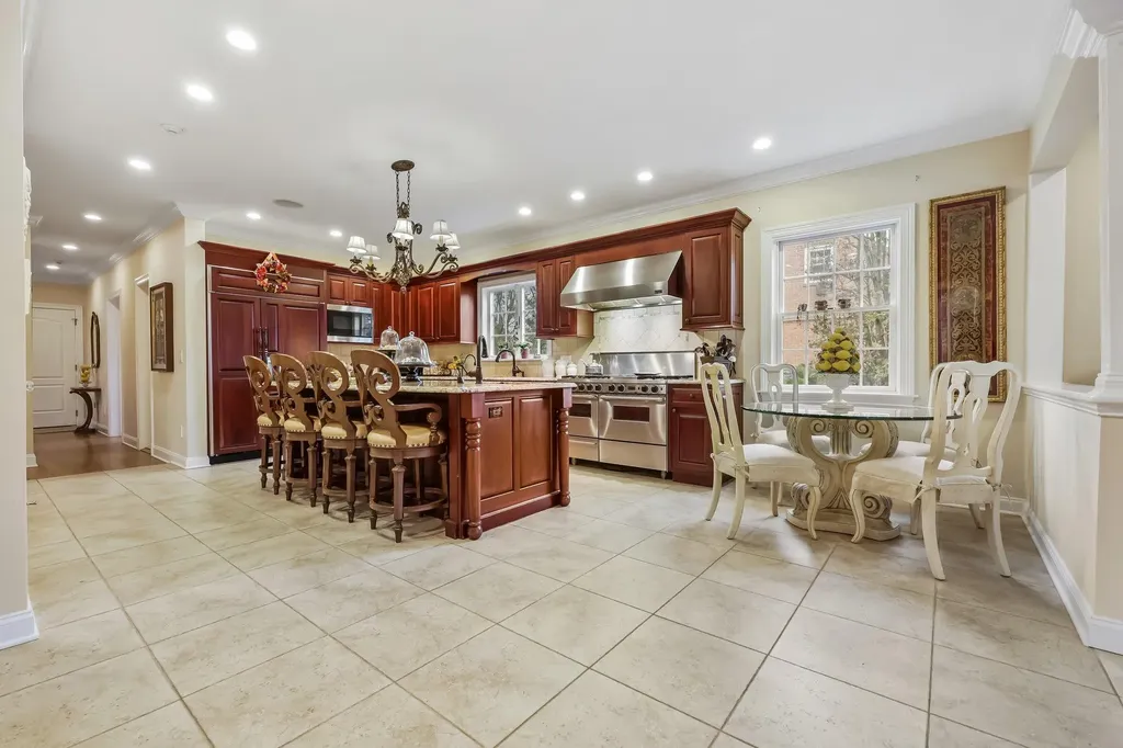 43 Pasadena Road Bronxville NY 10708