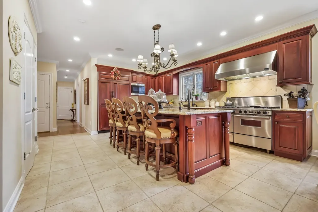 43 Pasadena Road Bronxville NY 10708