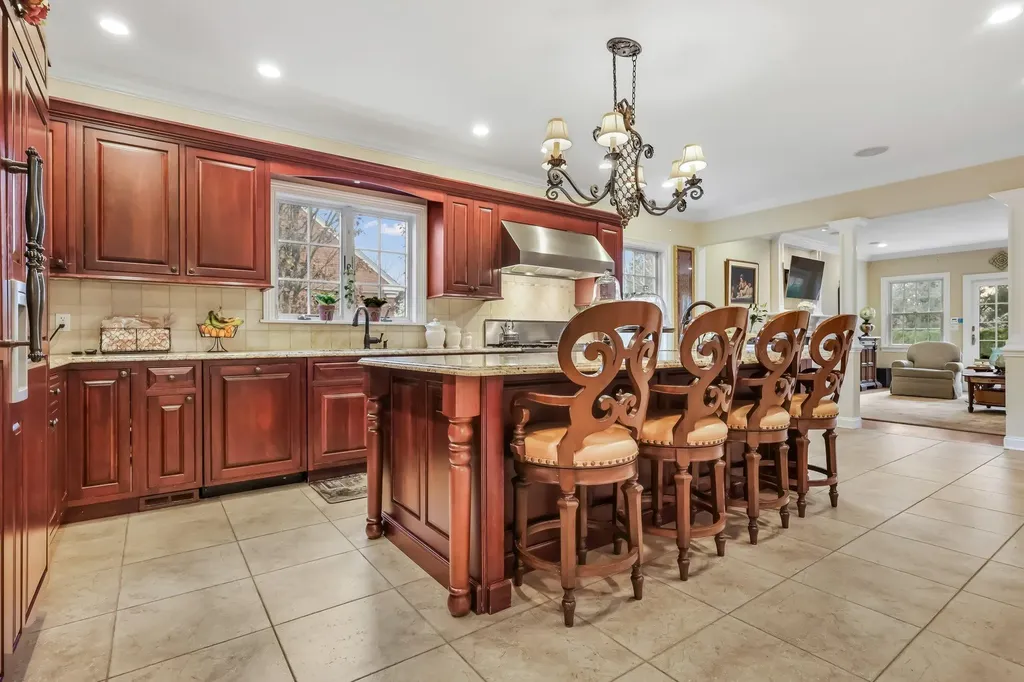 43 Pasadena Road Bronxville NY 10708