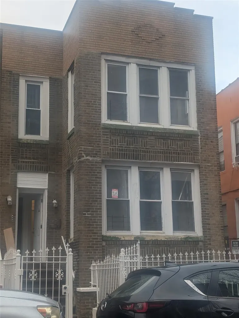 1253 Ward Avenue Bronx NY 10472