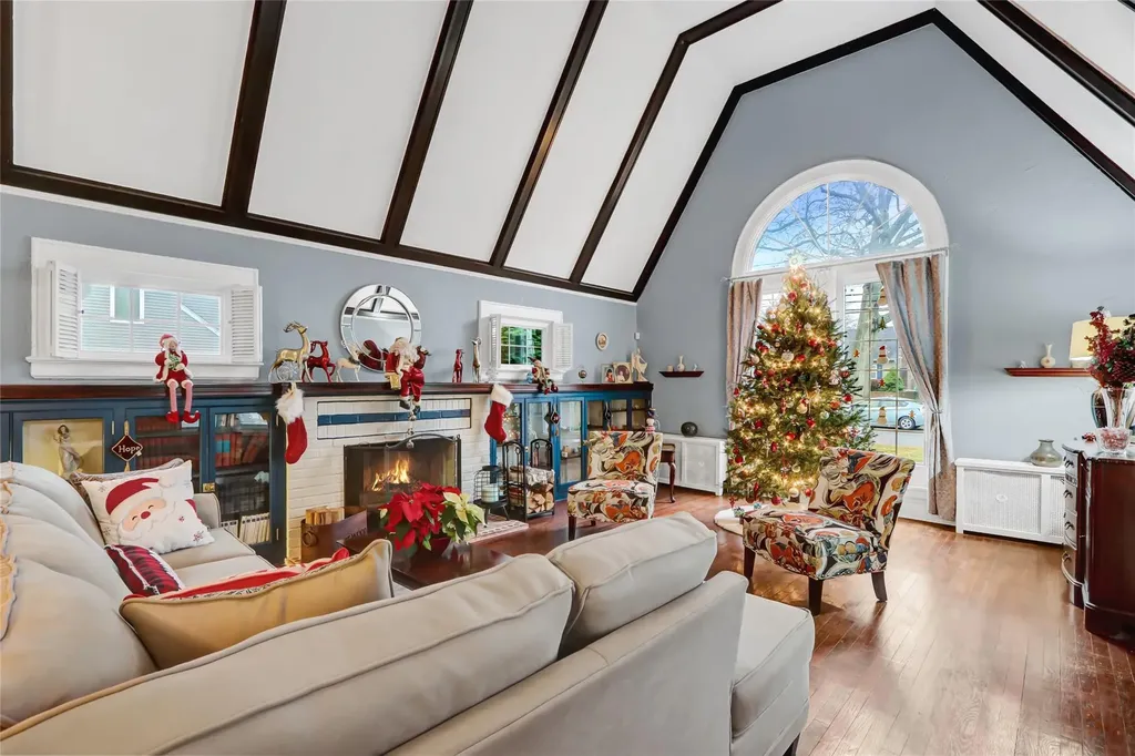 26 Lanier Lane Bay Shore NY 11706