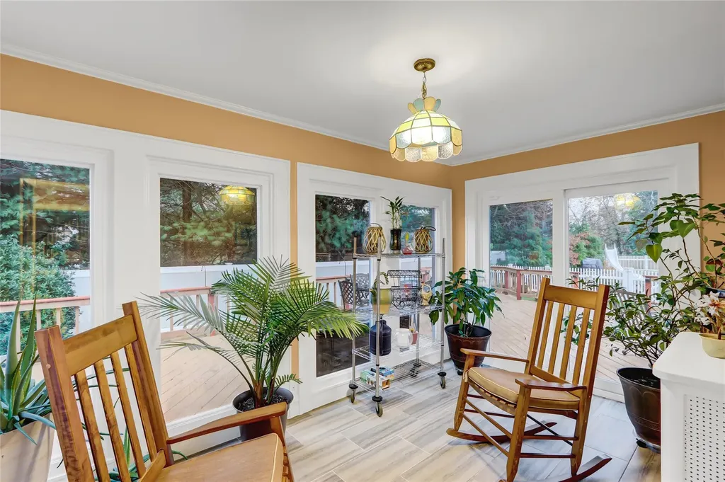 26 Lanier Lane Bay Shore NY 11706
