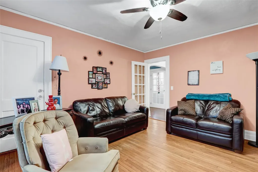26 Lanier Lane Bay Shore NY 11706