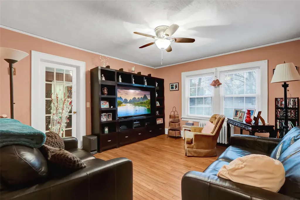 26 Lanier Lane Bay Shore NY 11706
