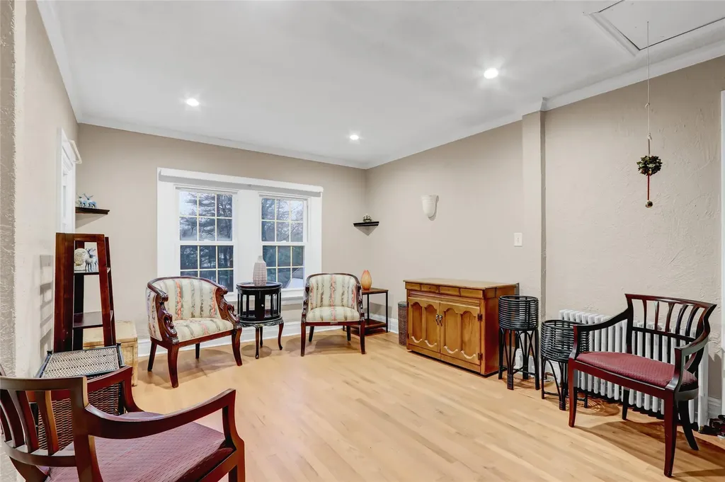 26 Lanier Lane Bay Shore NY 11706