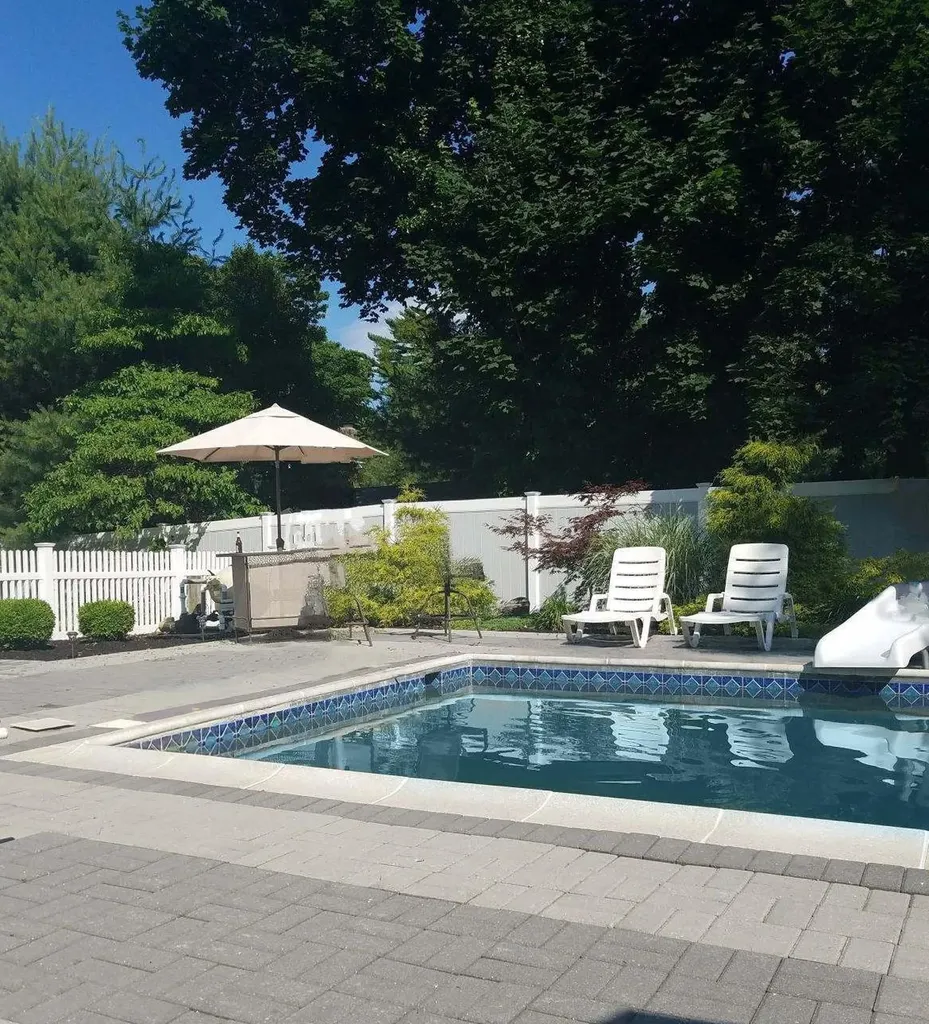 26 Lanier Lane Bay Shore NY 11706