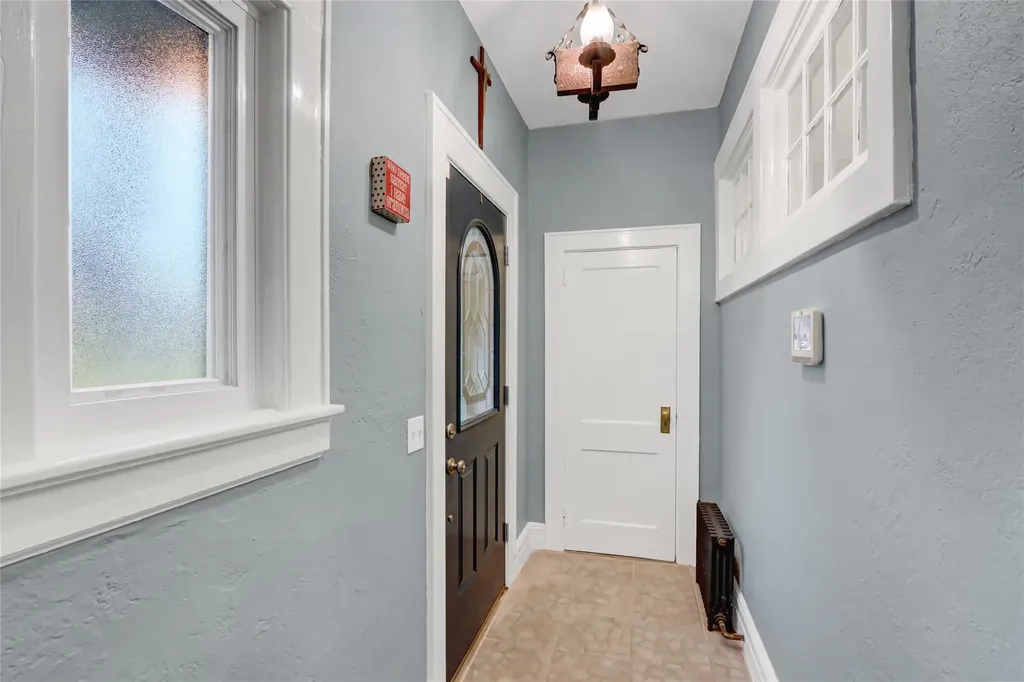 26 Lanier Lane Bay Shore NY 11706