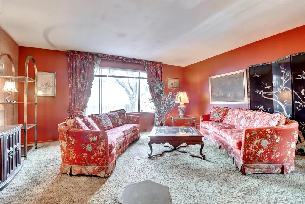 7241 Central Avenue Glendale NY 11385