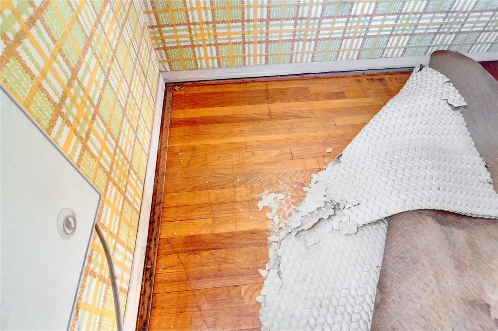 7241 Central Avenue Glendale NY 11385