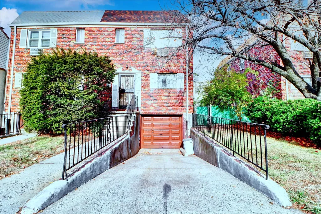 7241 Central Avenue Glendale NY 11385
