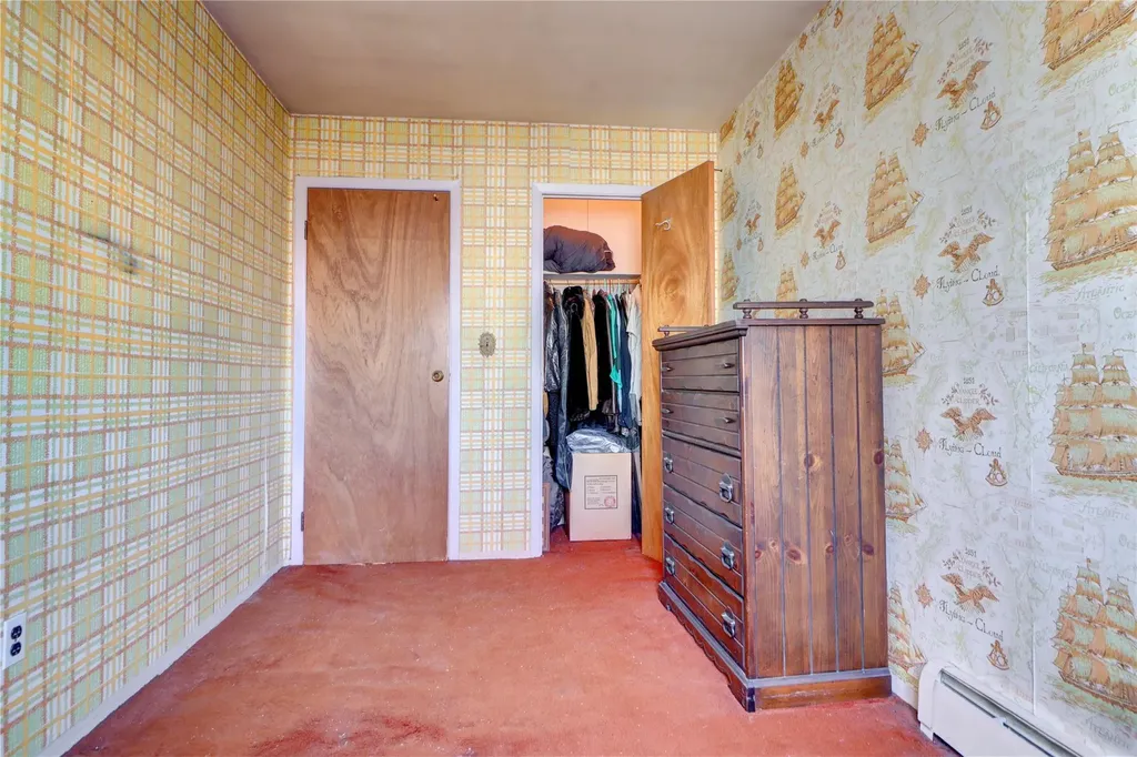 7241 Central Avenue Glendale NY 11385