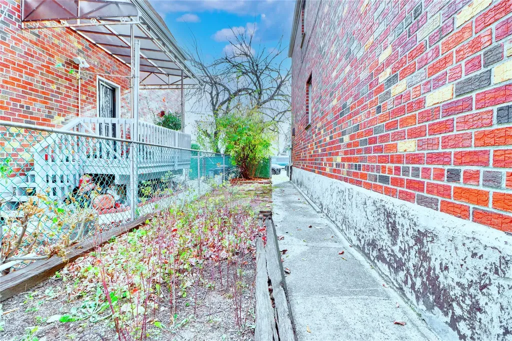 7241 Central Avenue Glendale NY 11385