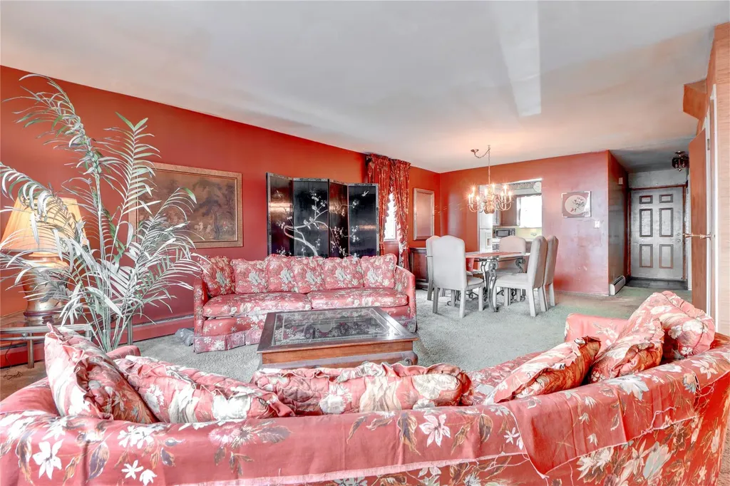 7241 Central Avenue Glendale NY 11385