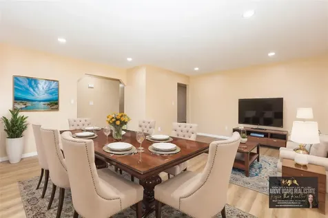 5 Westcliff Lane Lake Grove NY 11755