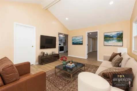 5 Westcliff Lane Lake Grove NY 11755