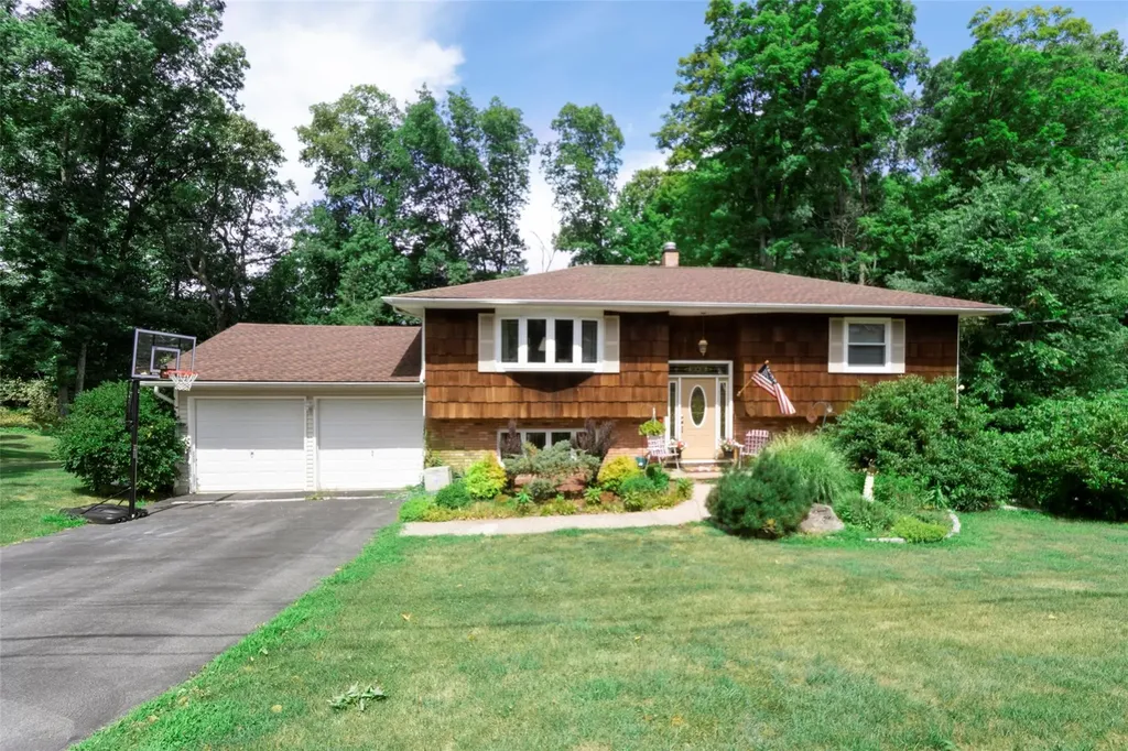92 Pickerel Road Monroe NY 10950