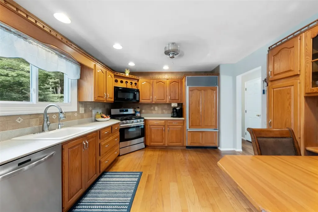 92 Pickerel Road Monroe NY 10950