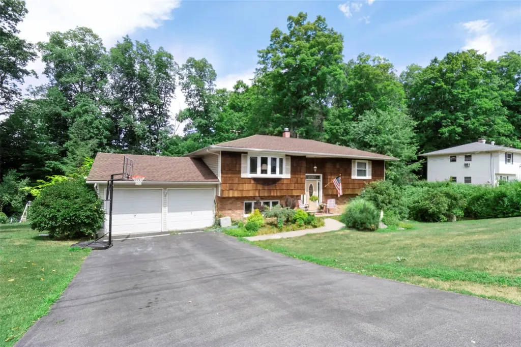 92 Pickerel Road Monroe NY 10950