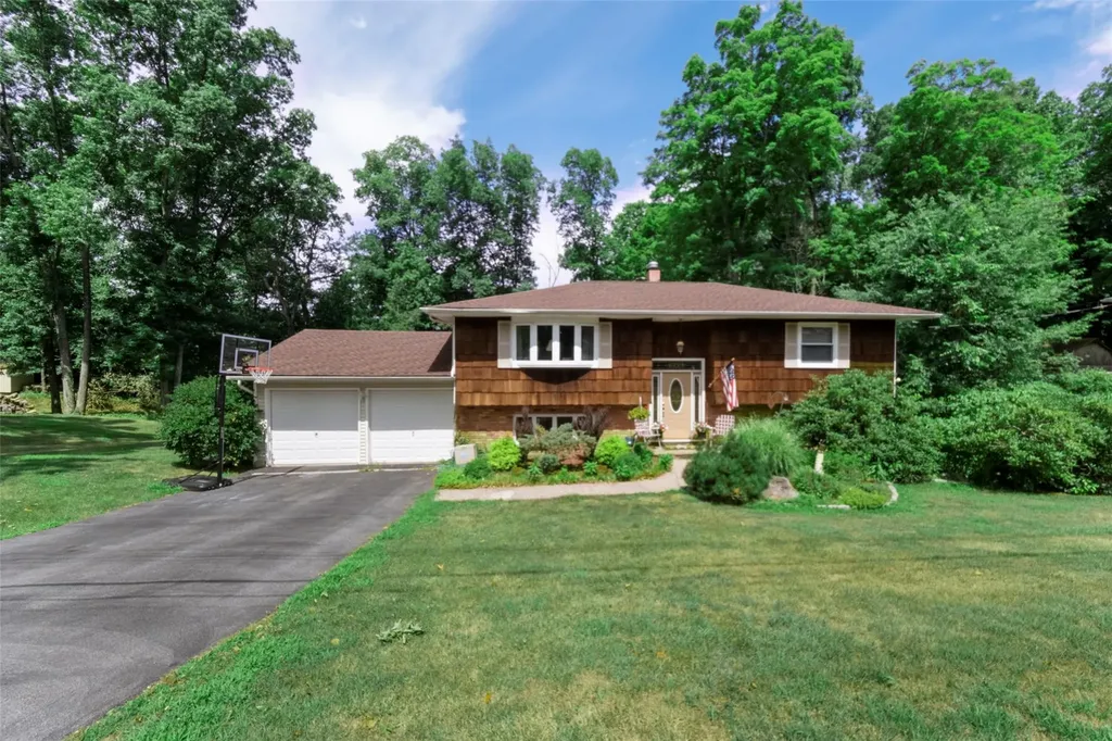 92 Pickerel Road Monroe NY 10950