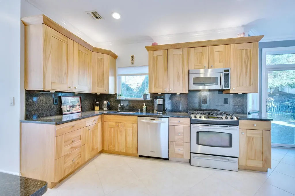 6 Whispering Woods Drive Smithtown NY 11787