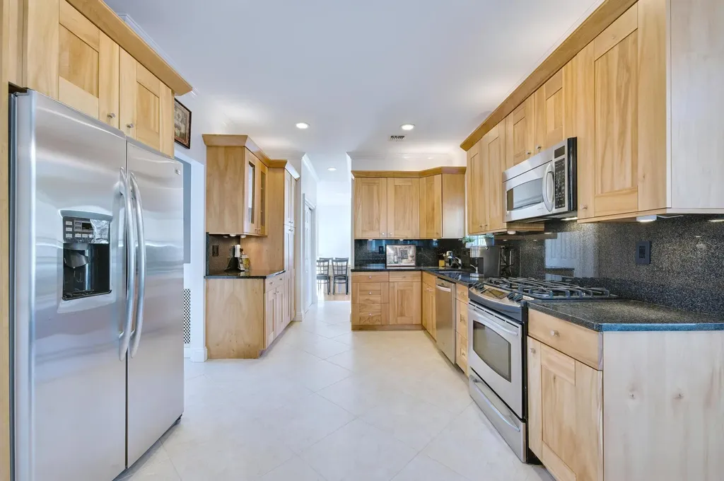 6 Whispering Woods Drive Smithtown NY 11787