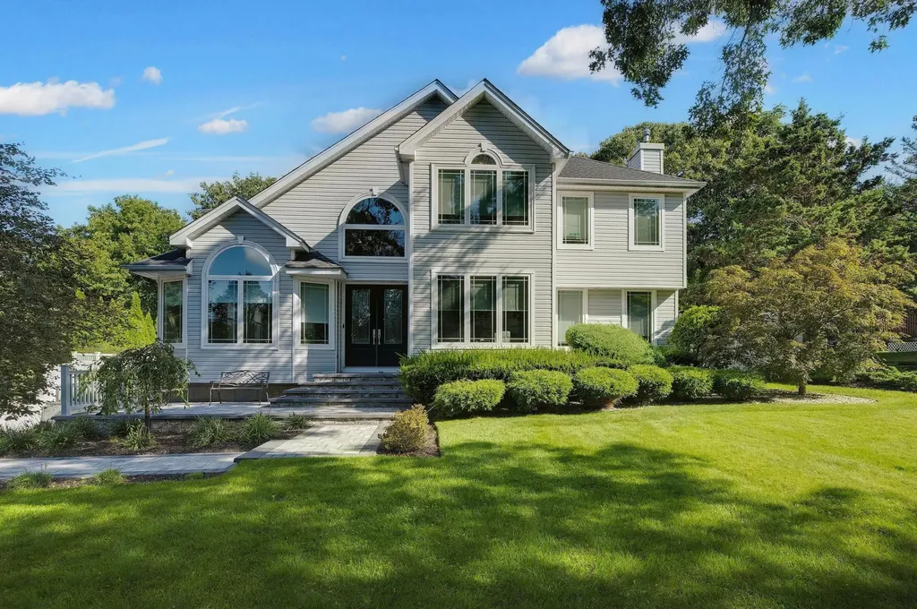6 Whispering Woods Drive Smithtown NY 11787